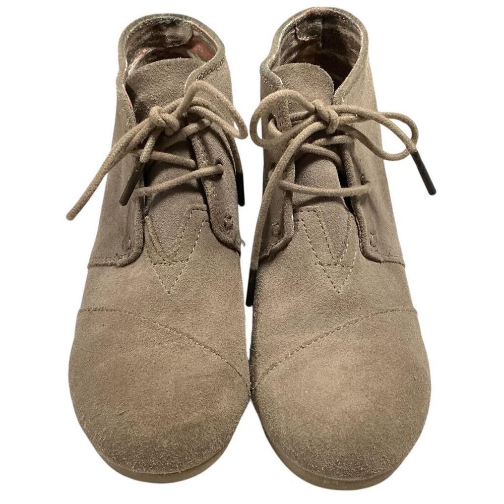 Toms Ankle Boots Womens 7.5 Gray Taupe Desert Suede Lace Up Wedge Shoes